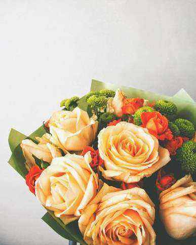Office long-table arrangement